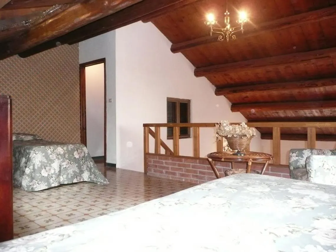 Villaggio Barilari Minucciano 0*,